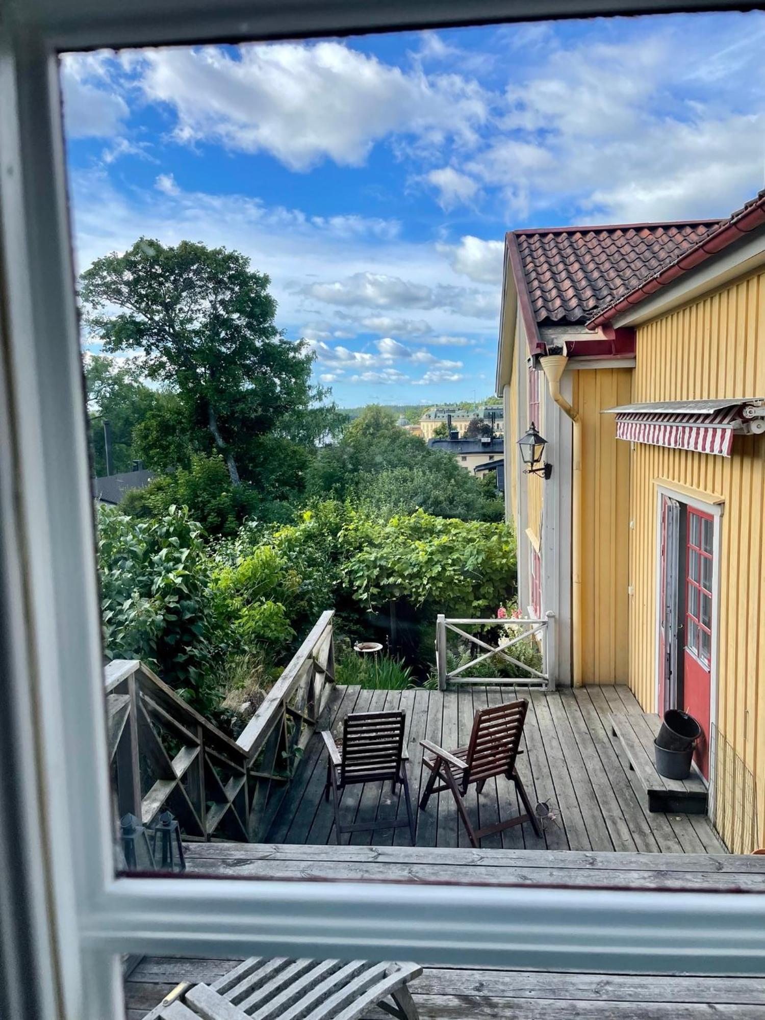 Gaesthus Med Utsikt Oever Drottningholms Slott المظهر الخارجي الصورة